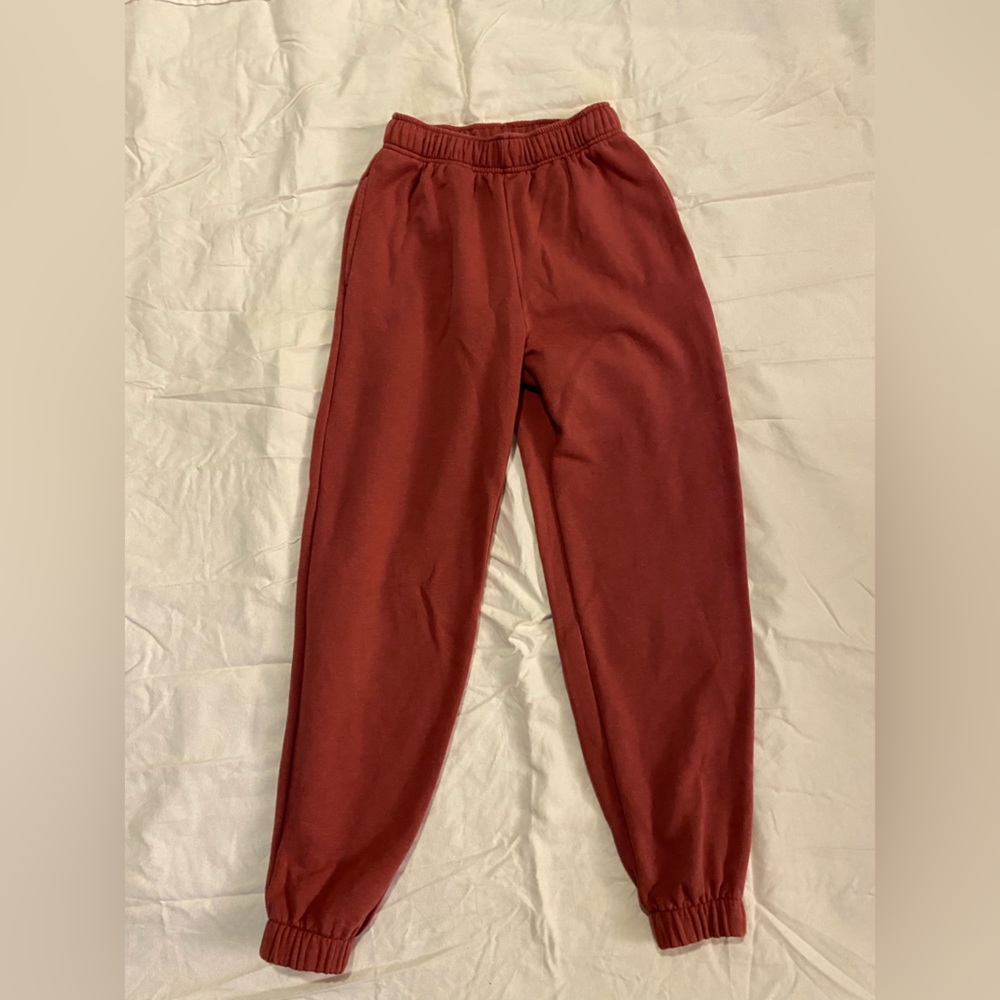 Wild Fable maroon sweatpants. They are mid-rise with full waistband elastic